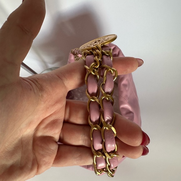 EUC Chanel Small 22 Bag Pink Calfskin Antique Gold Hardware - Picture 4 of 16